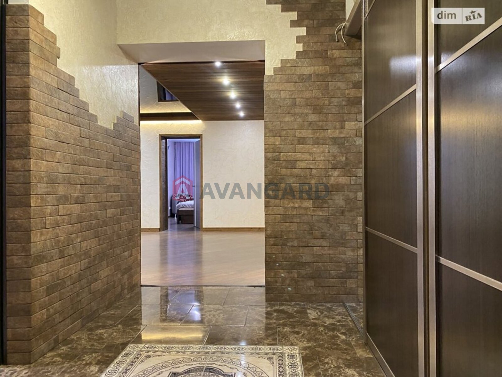 3 ��. ��������, 98/67/14 ��. �., 1/5 ������ ���� 14