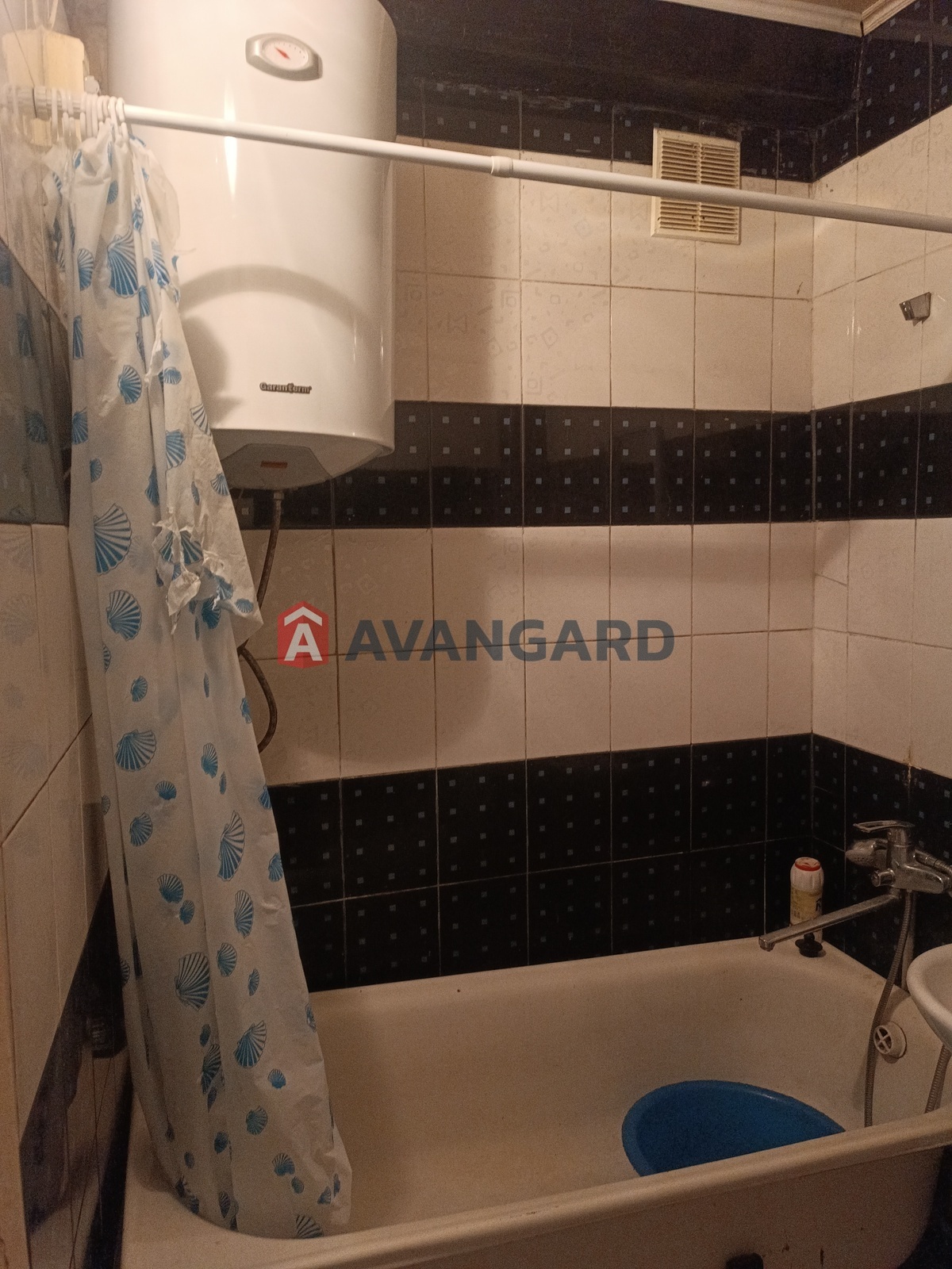 1 ��. ��������, 30,4/15,2/6,8 ��. �., 5/5 ������ ���� 8