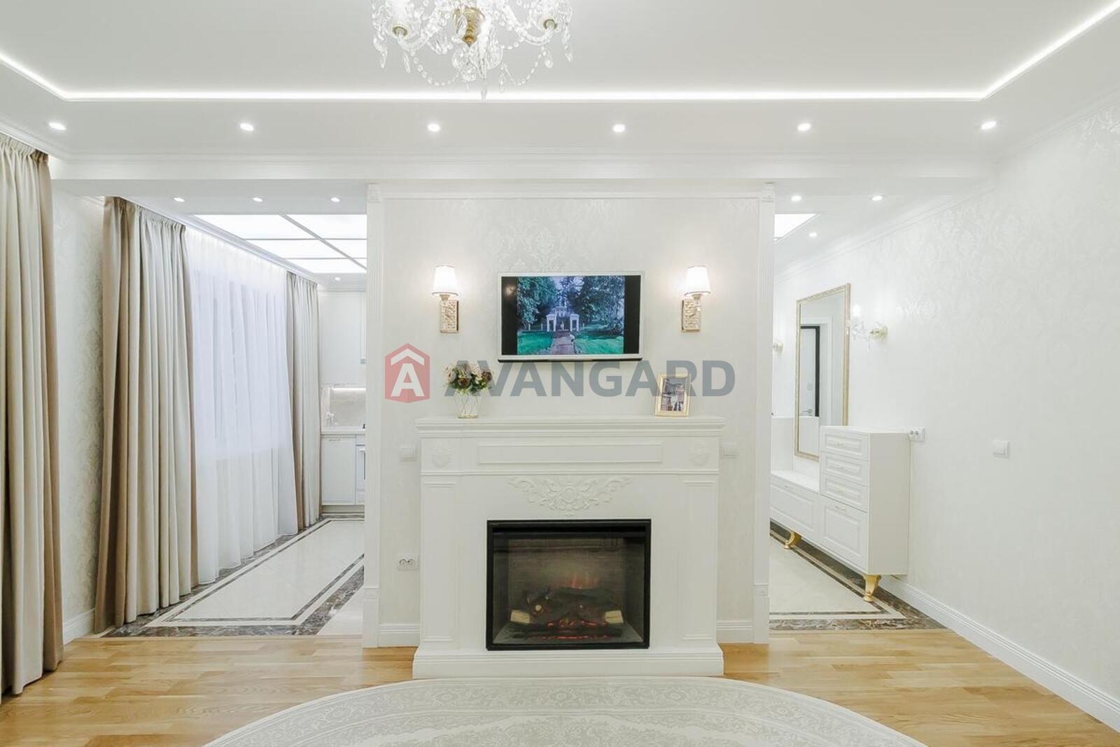 2 ��. ��������, 46/29/8 ��. �., 2/5 ������ ���� 10