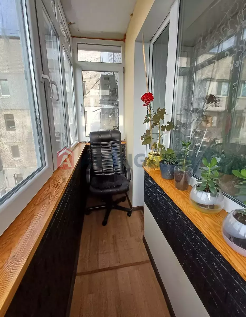 3 ��. ��������, 68/38/9 ��. �., 9/10 ������ ���� 3