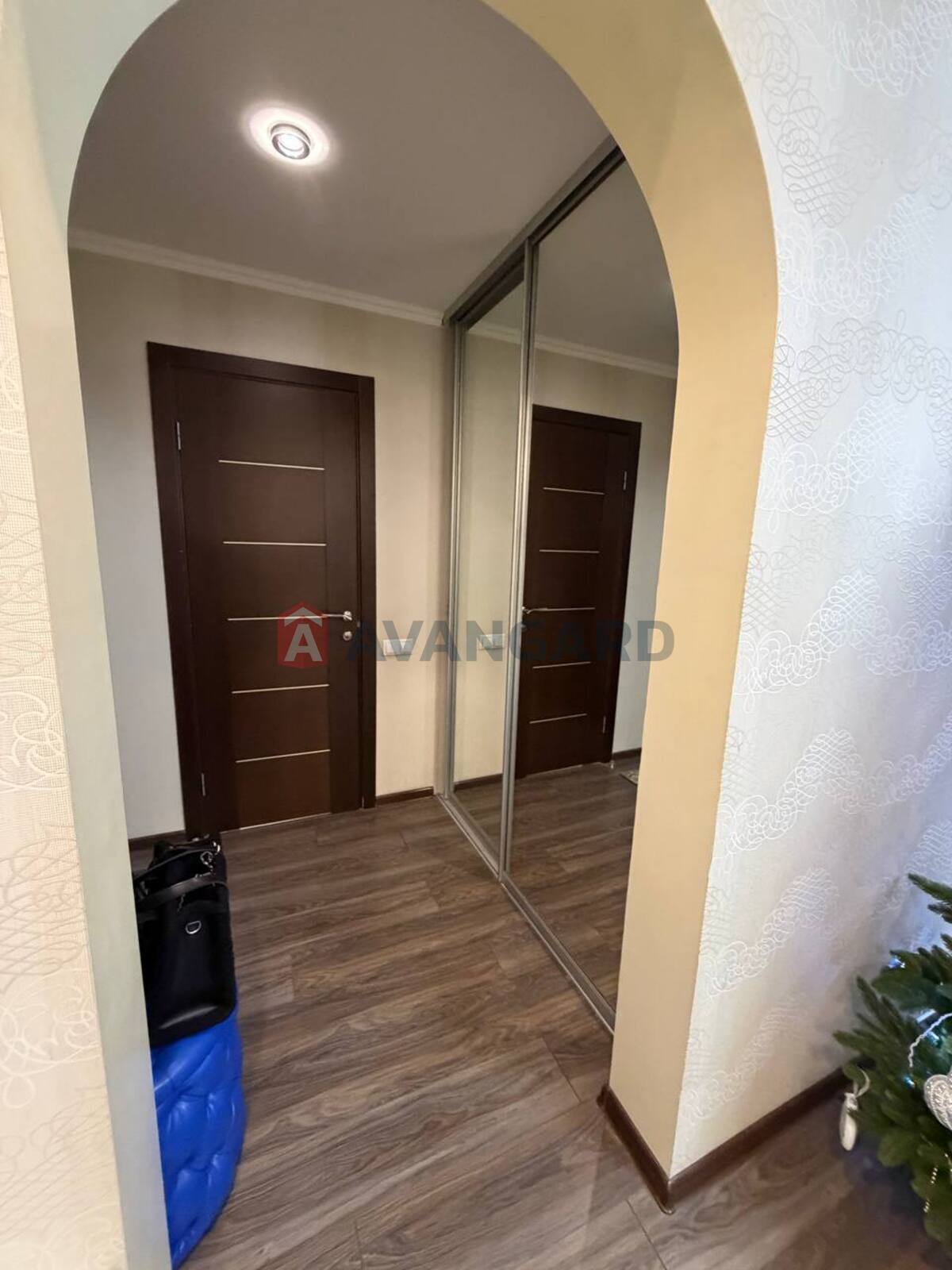 3 ��. ��������, 68/25/9 ��. �., 2/9 ������ ���� 9