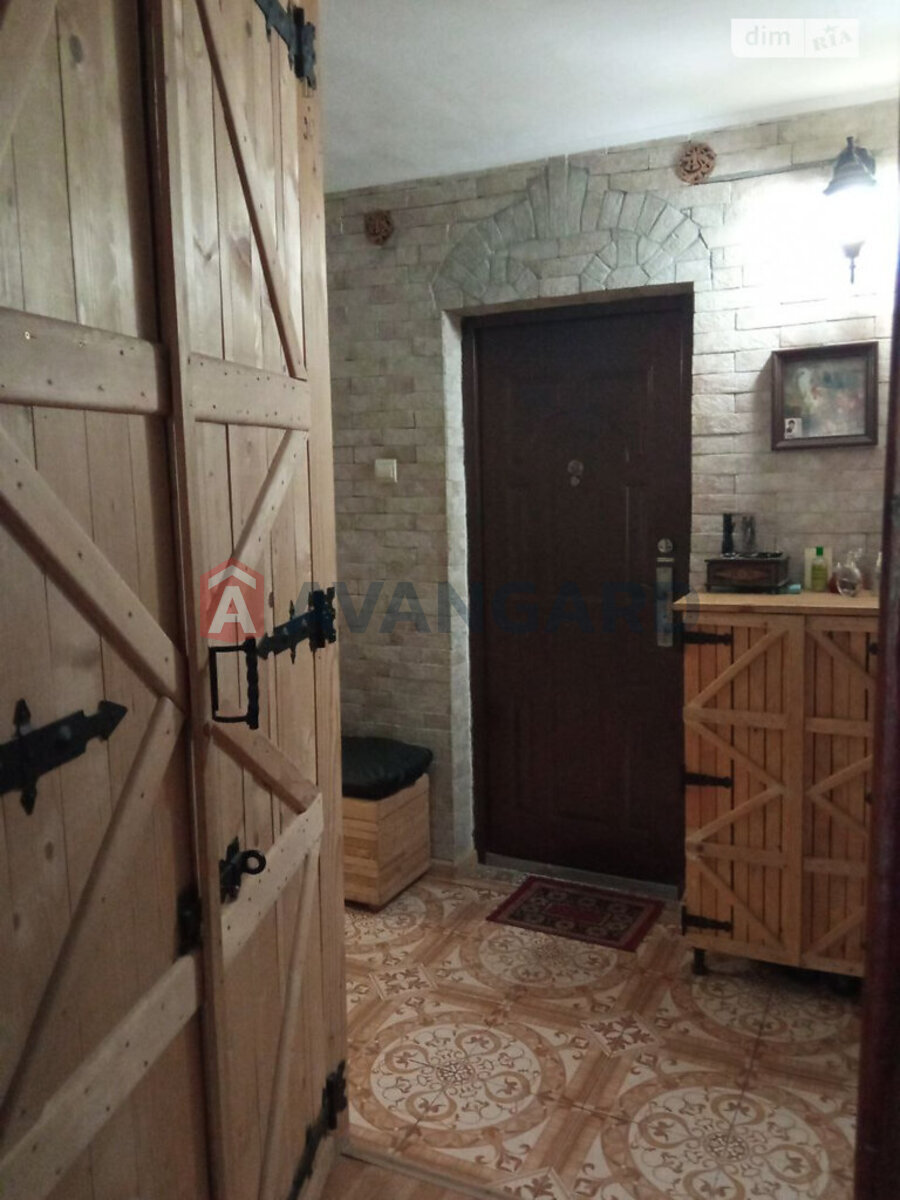 2 . , 51/-/8 . ., 2/9   4