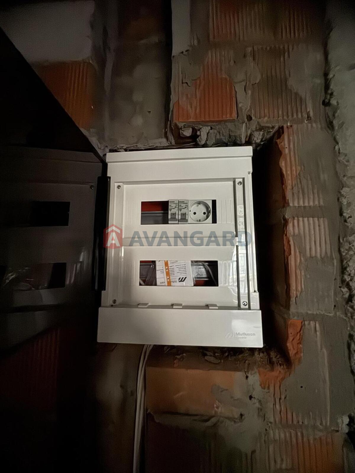 3 ����. ��������, 74/38/13 ��. �., 2/4 ���� ���� 11