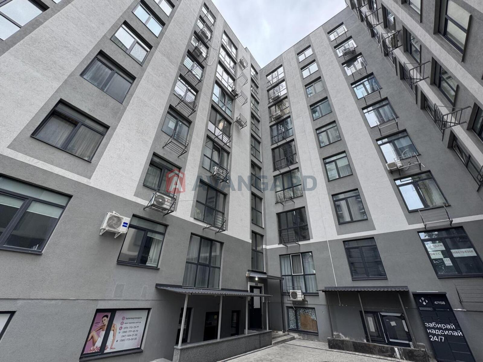 1 ��. ��������, 20/15/5 ��. �., 8/8 ������ ���� 4