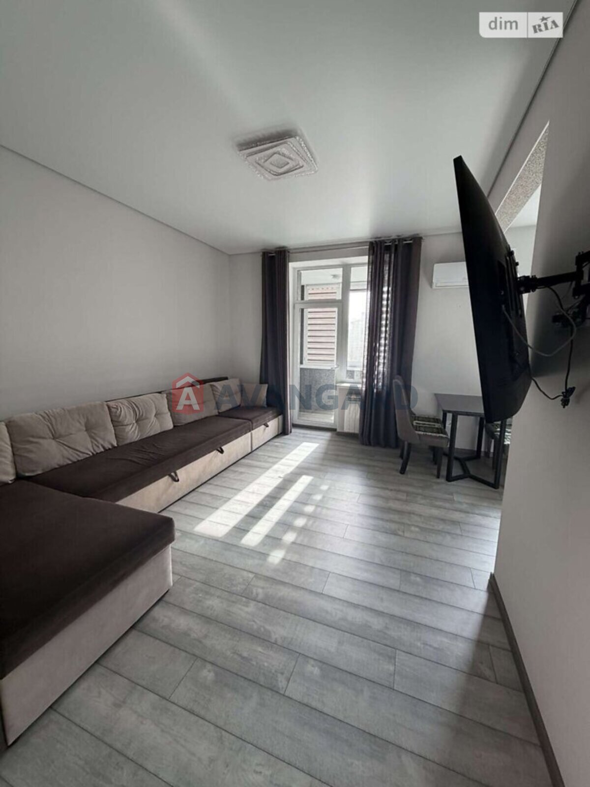 3 ��. ��������, 70/70/- ��. �., 2/5 ������ ���� 3