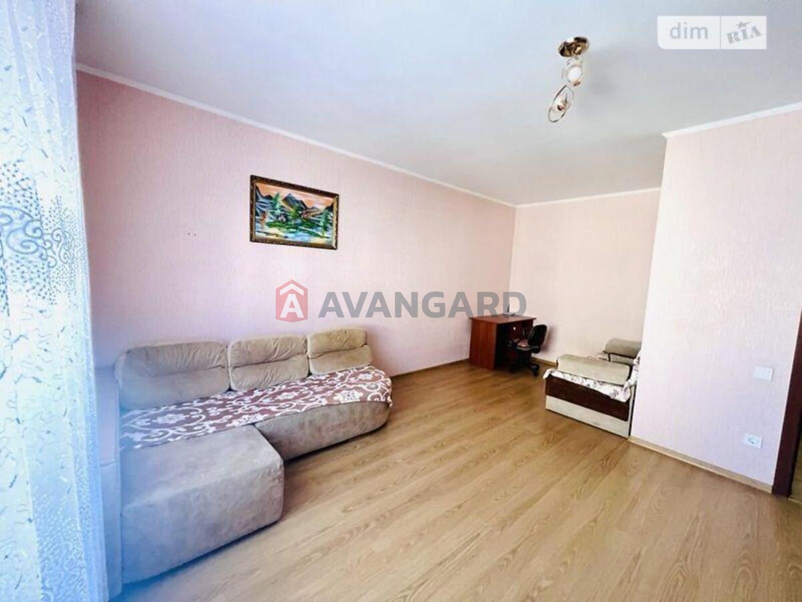 1 ��. ��������, 43/20/15 ��. �., 3/5 ������ ���� 4