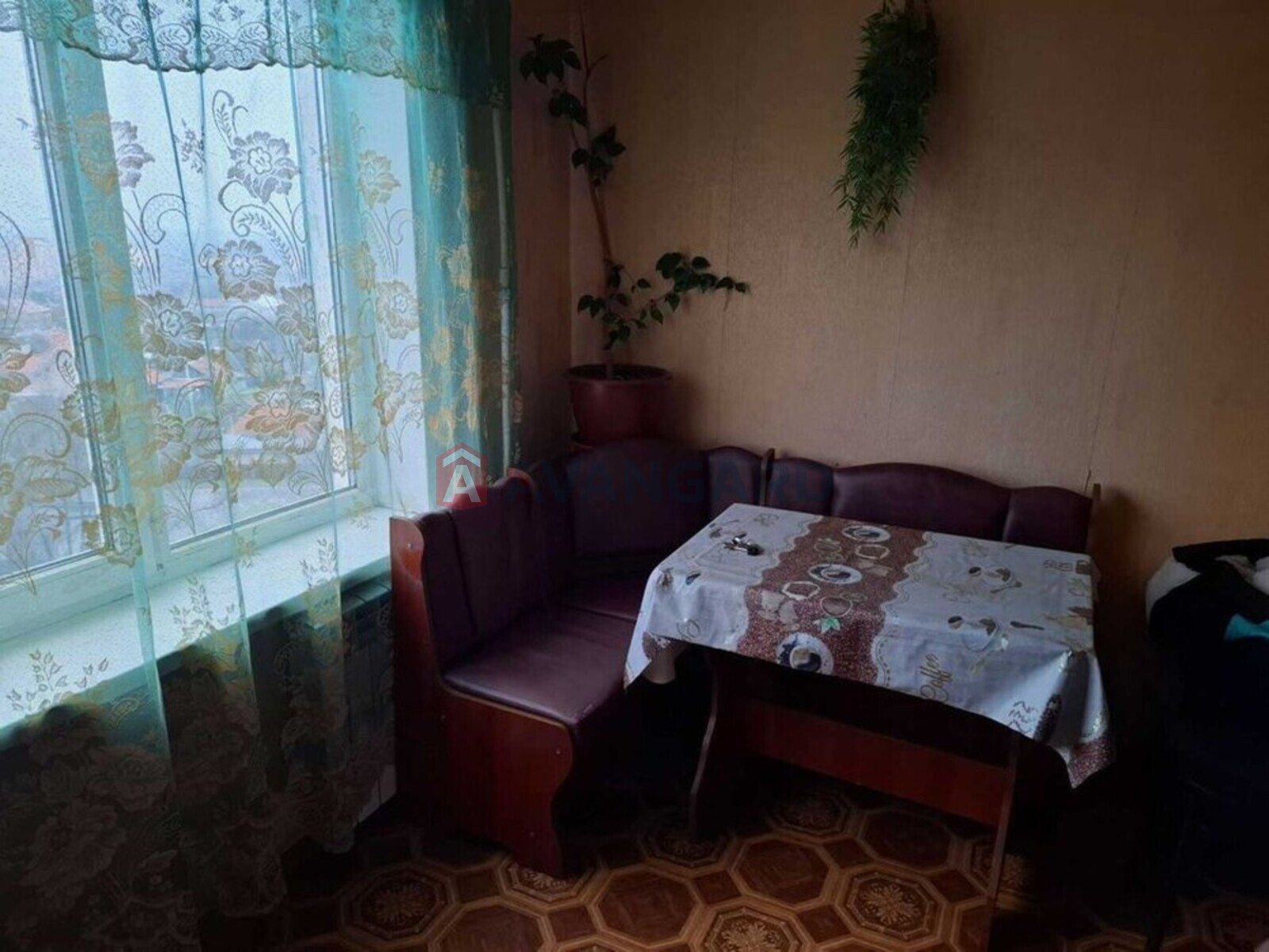 2 ��. ��������, 50/-/8 ��. �., 7/9 ������ ���� 6