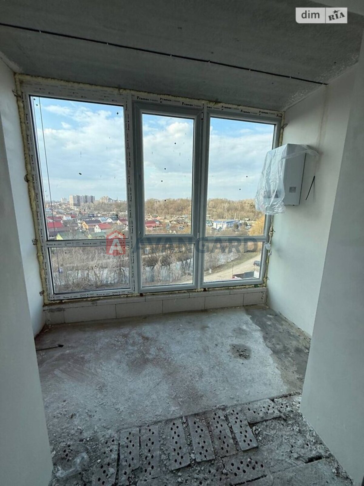 1 ��. ��������, 38/18/14 ��. �., 8/10 ������ ���� 8