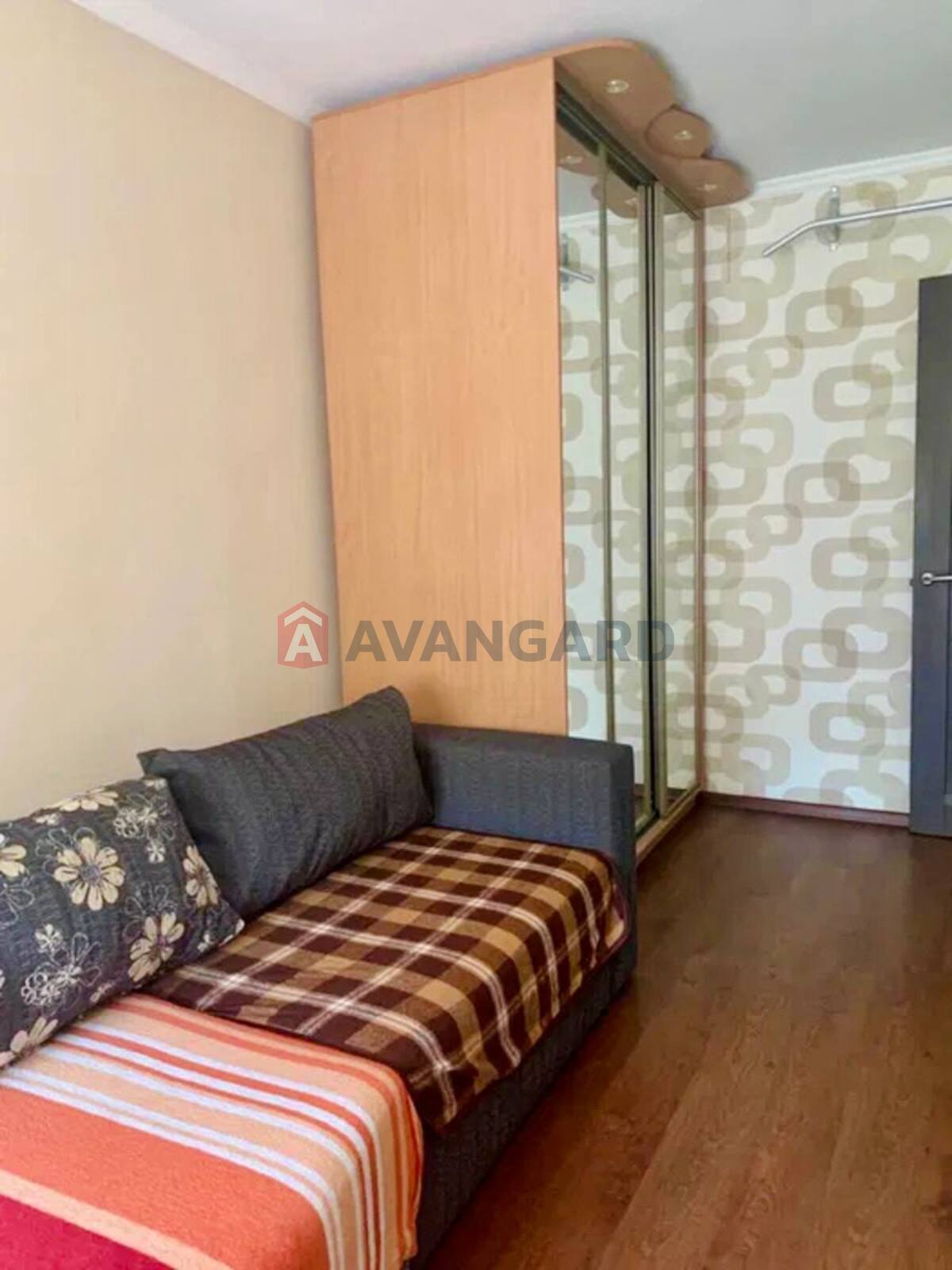 2 ��. ��������, 44/-/6 ��. �., 3/5 ������ ���� 7