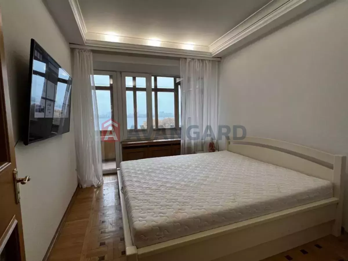 4 . , 75/-/7 . ., 5/9   4