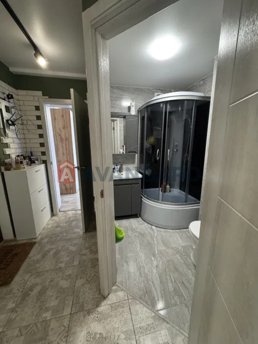 2 ��. ��������, 44/-/5 ��. �., 2/6 ������ ���� 8