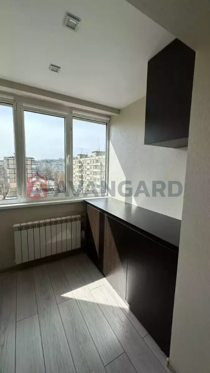 3 ��. ��������, 64/-/- ��. �., 8/9 ������ ���� 8