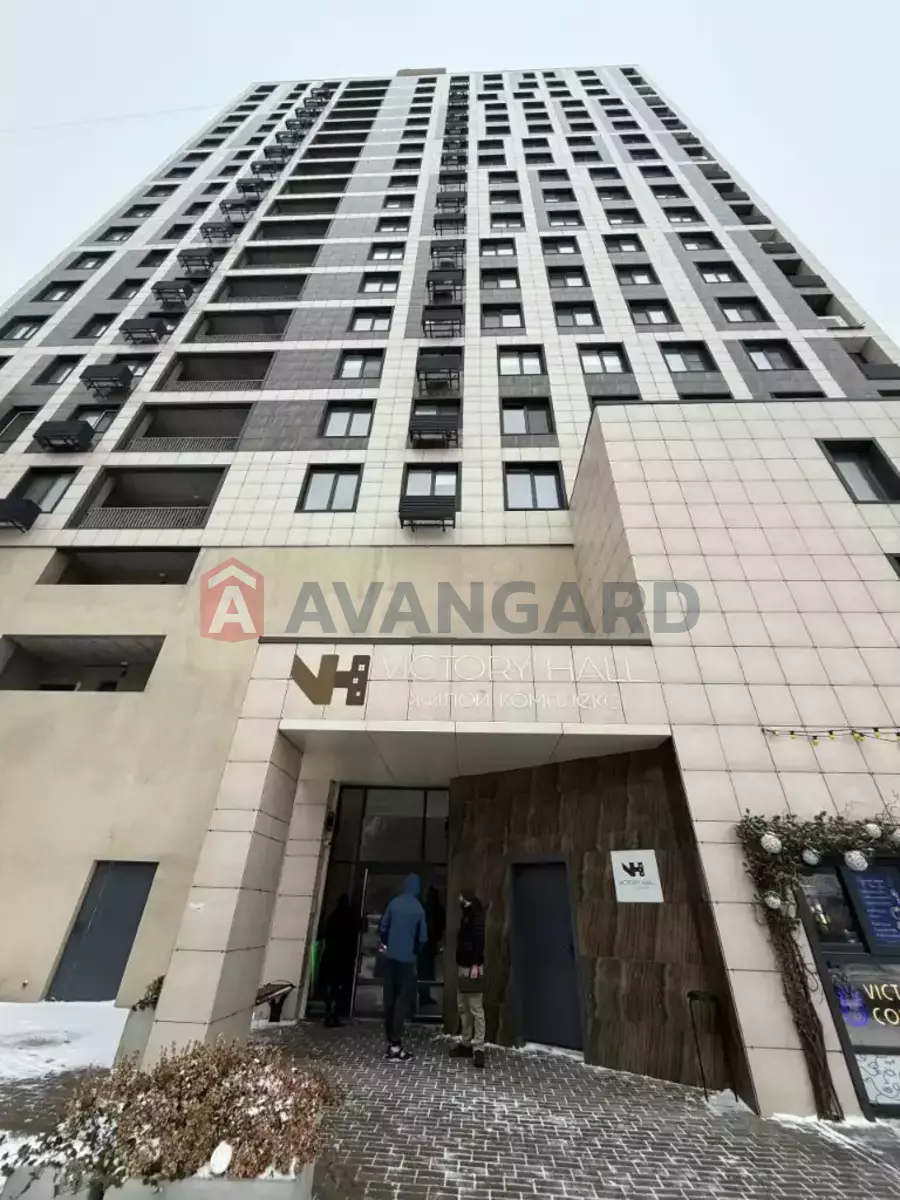 1 ��. ��������, 40/-/- ��. �., 8/19 ������ ���� 10