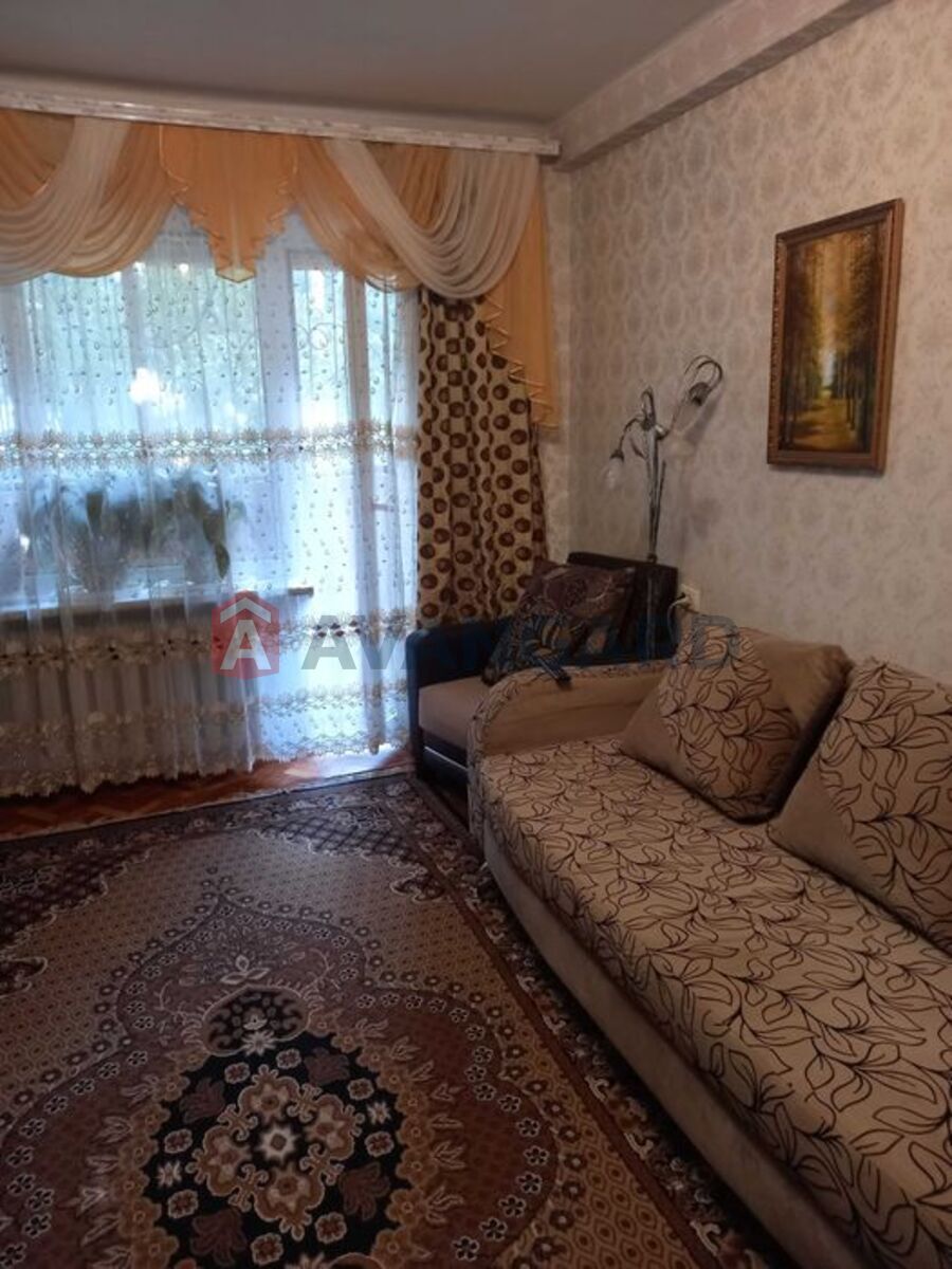 3 ��. ��������, 69/-/8 ��. �., 1/9 ������ ���� 11