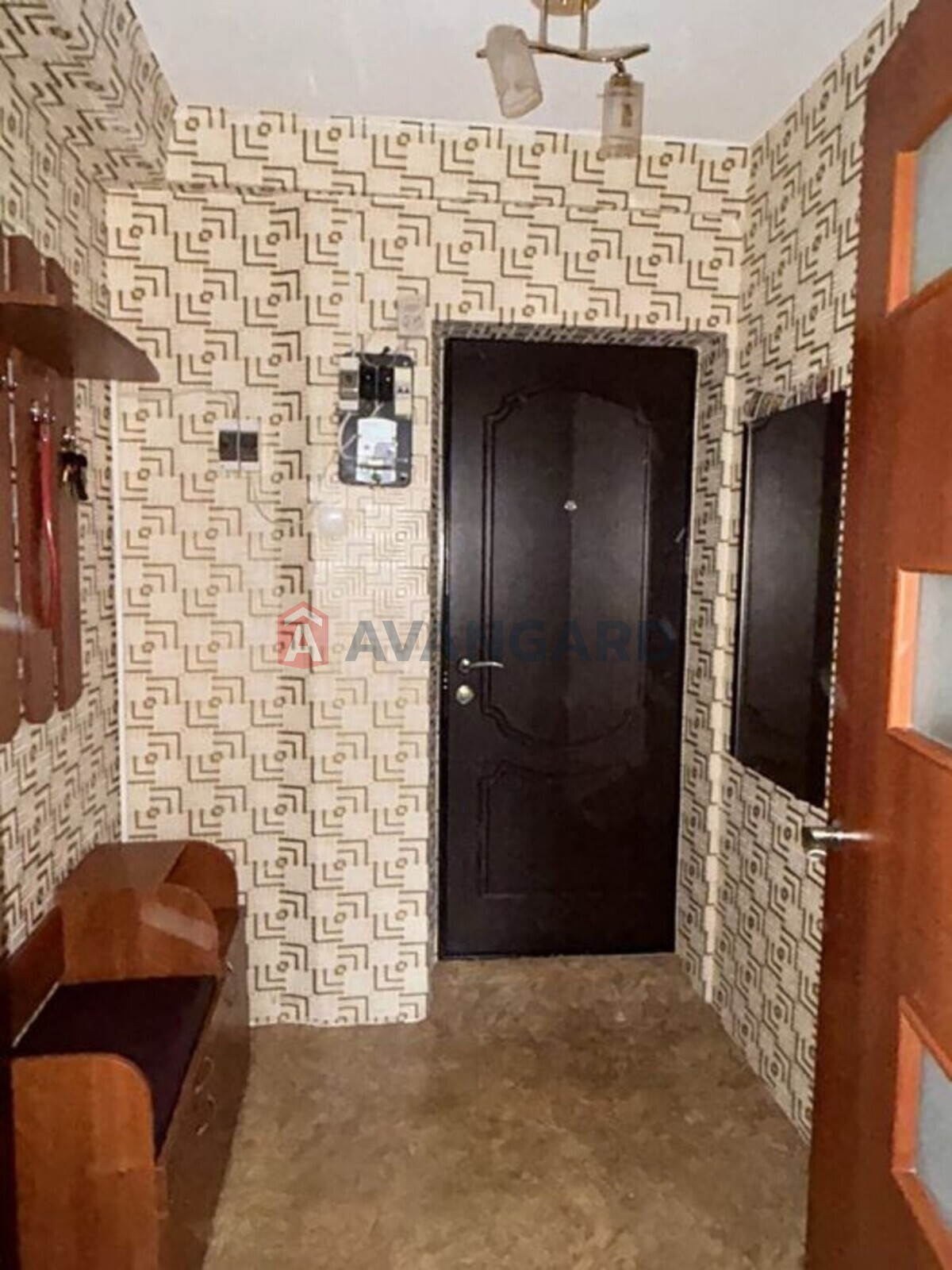 1 ��. ��������, 28/-/7 ��. �., 4/5 ������ ���� 1