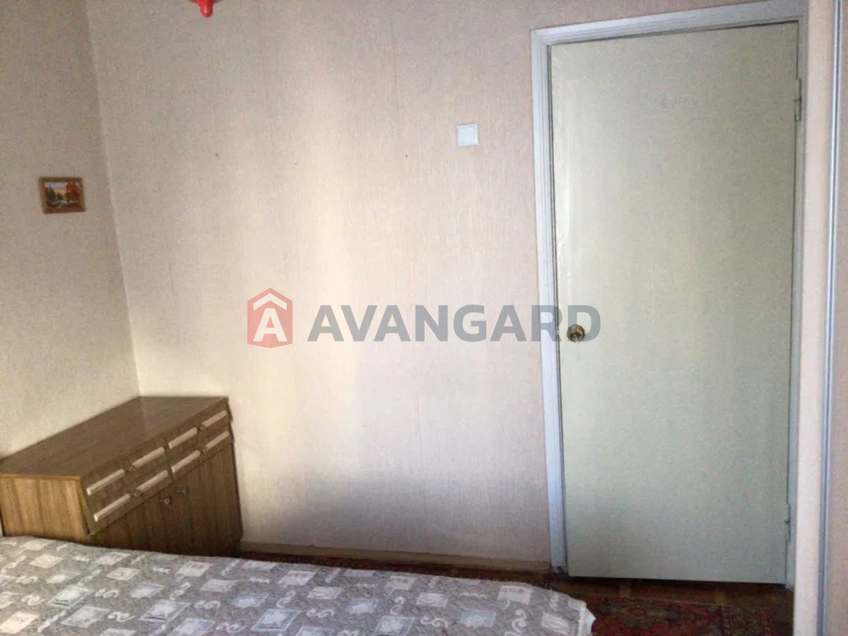 3 . , 67/-/8 . ., 4/9   12