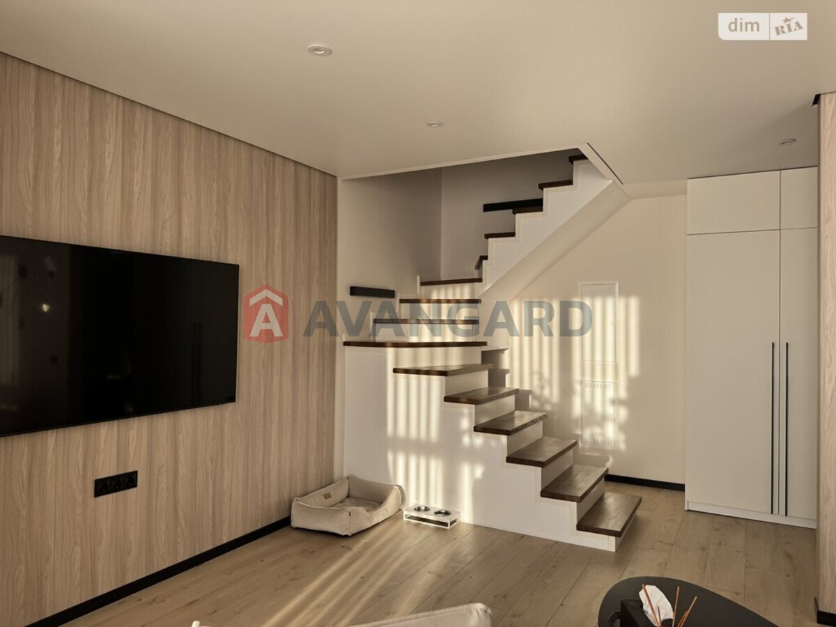 2 ��. ��������, 85/-/- ��. �., 11/11 ������ ���� 7