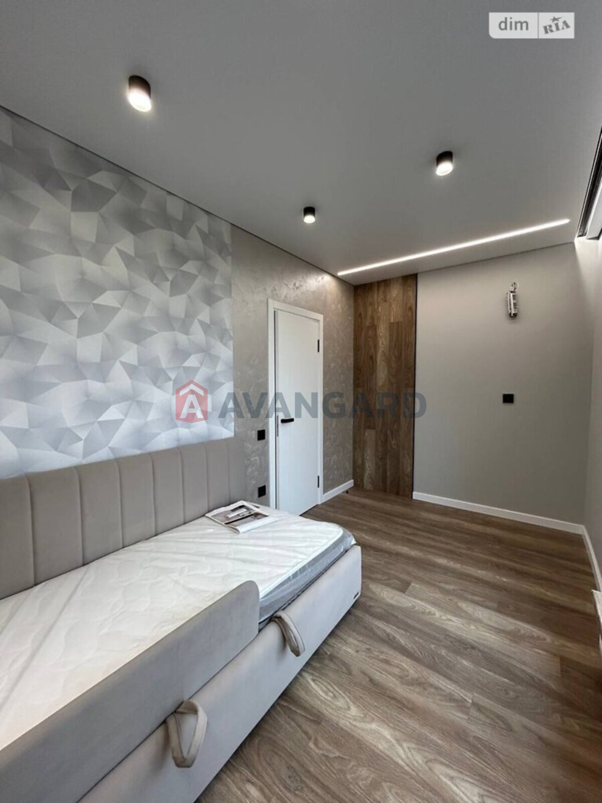 2 ��. ��������, 61/31/20 ��. �., 4/10 ������ ���� 17