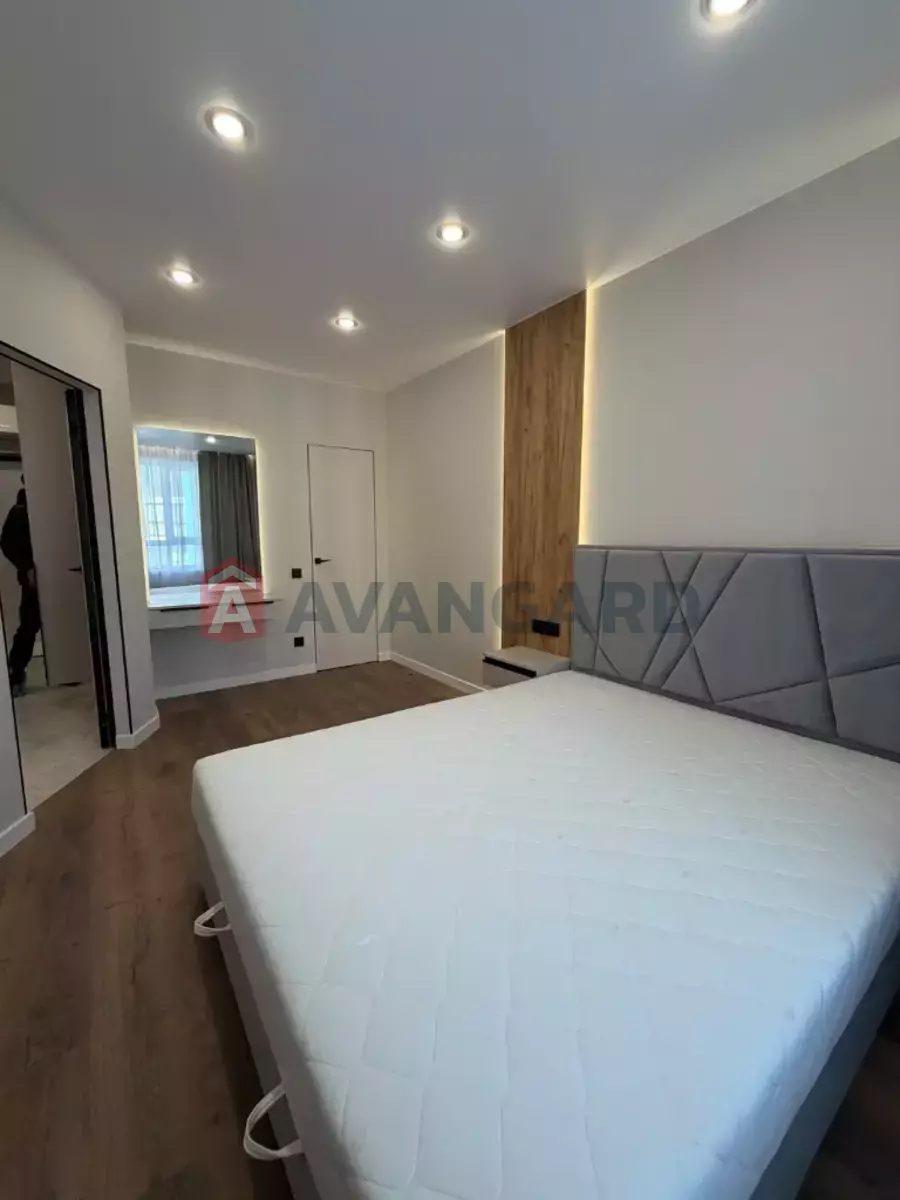 1 ��. ��������, 45/17/18 ��. �., 8/10 ������ ���� 13