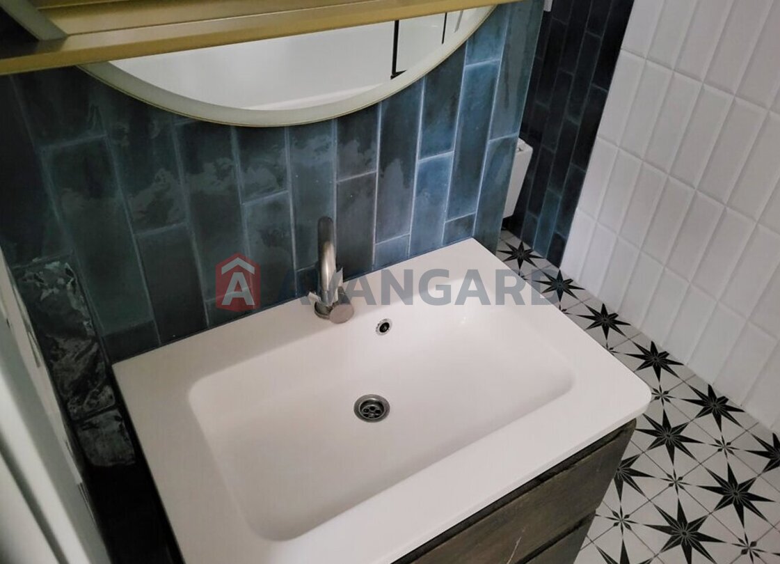 3 ��. ��������, 82/43/12 ��. �., 7/7 ������ ���� 17