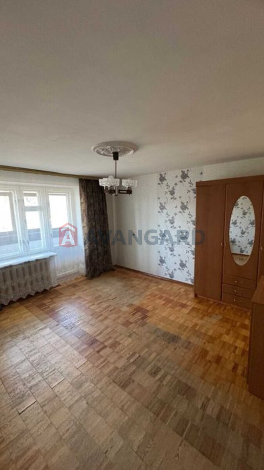 4 ����. ��������, 77/-/10 ��. �., 4/10 ���� ���� 9