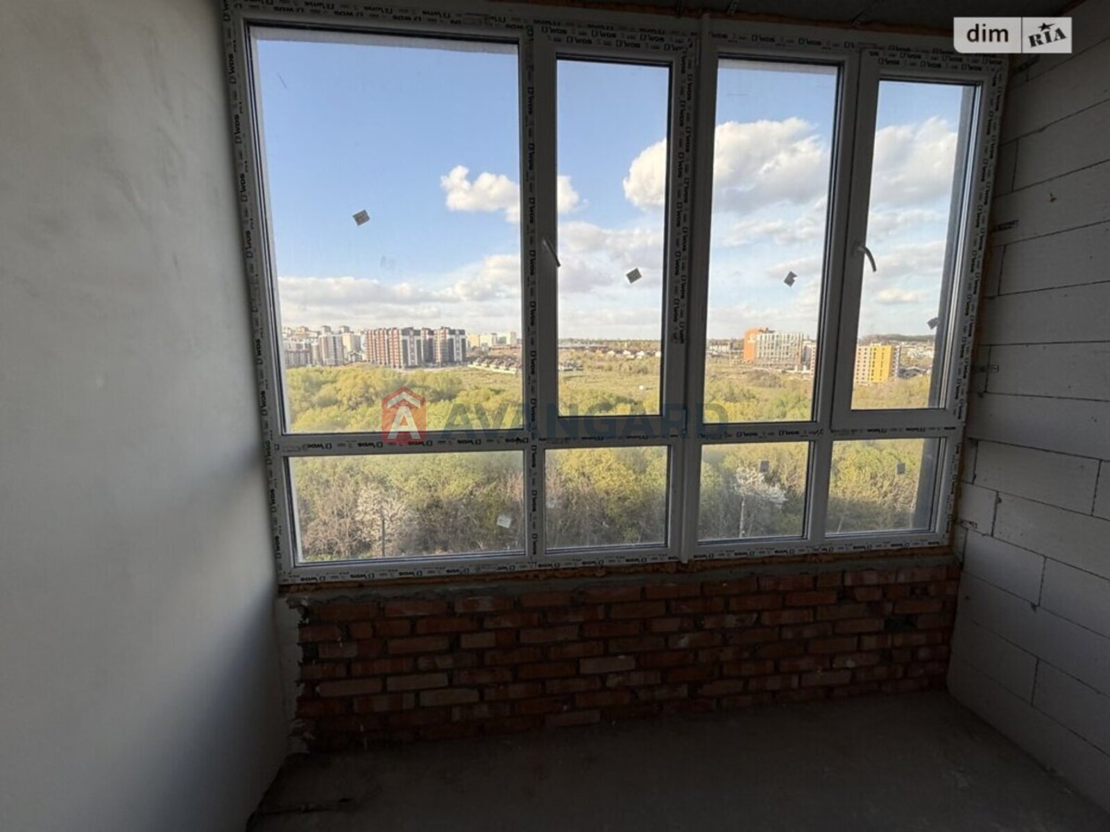 3 ��. ��������, 83/54/14 ��. �., 8/11 ������ ���� 6