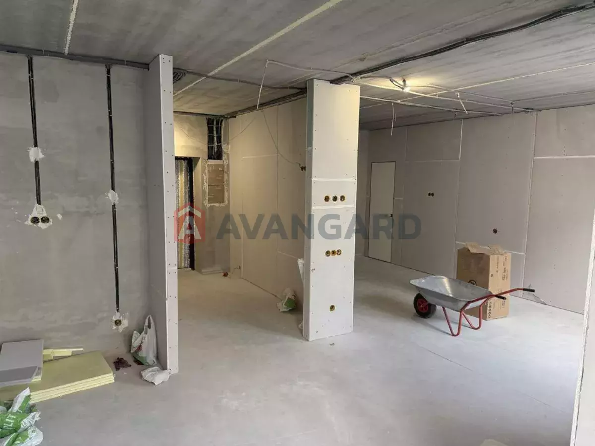 1 ��. ��������, 50/-/20 ��. �., 6/10 ������ ���� 1