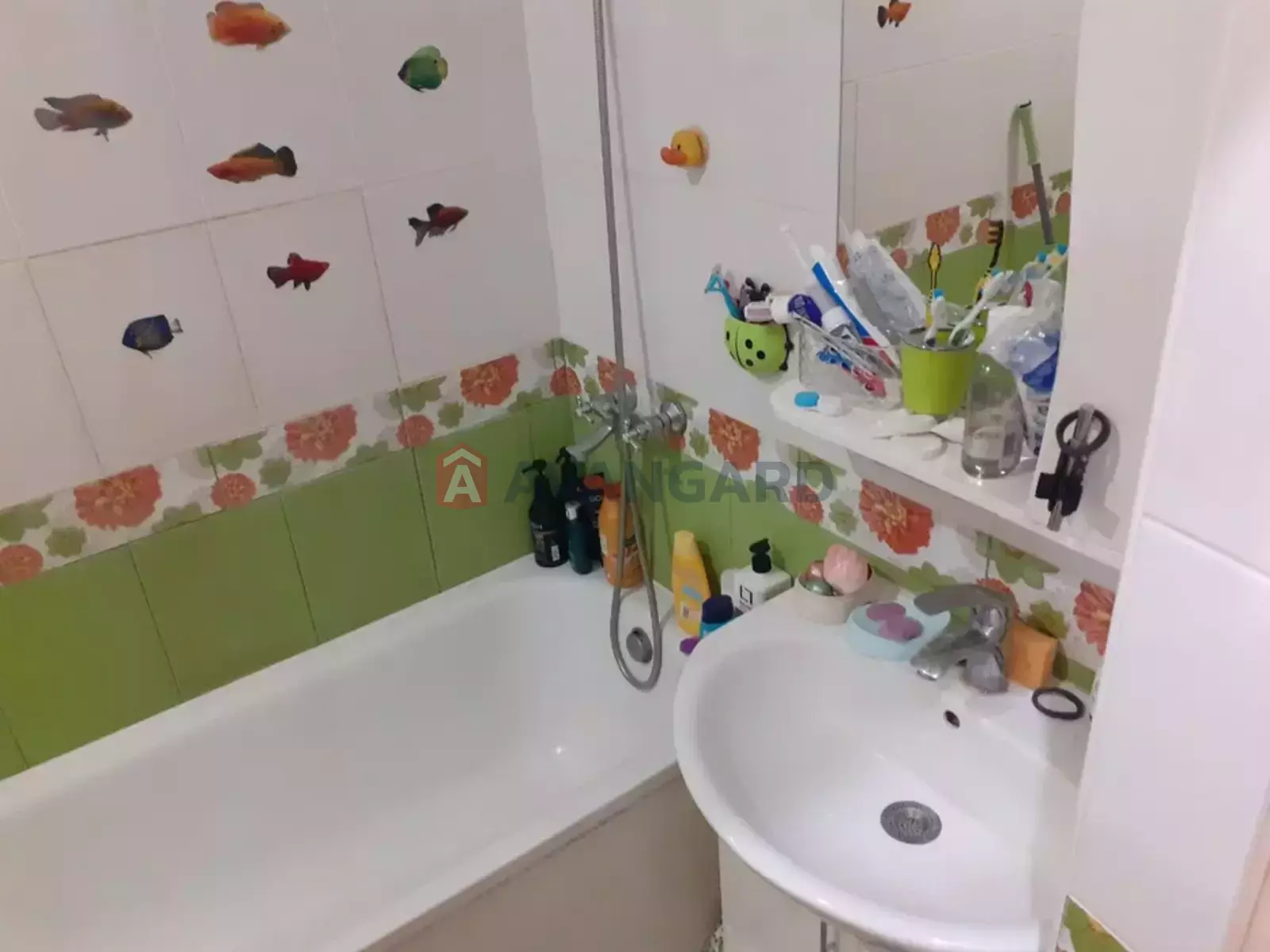 3 ��. ��������, 68/-/8 ��. �., 4/5 ������ ���� 11