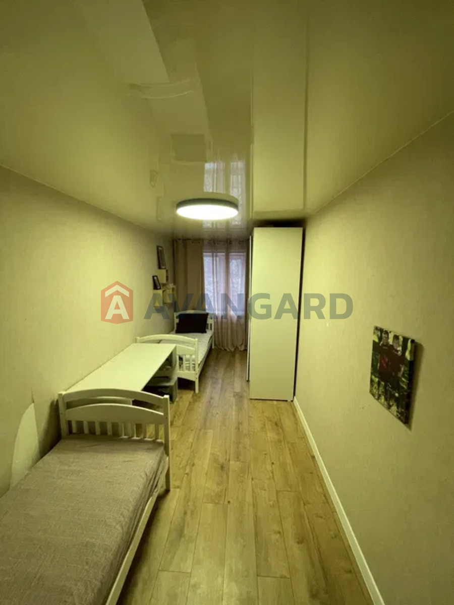 3 ����. ��������, 54/-/10 ��. �., 3/5 ���� ���� 10