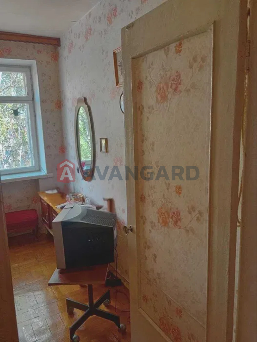 3 ��. ��������, 50/-/5 ��. �., 4/5 ������ ���� 3