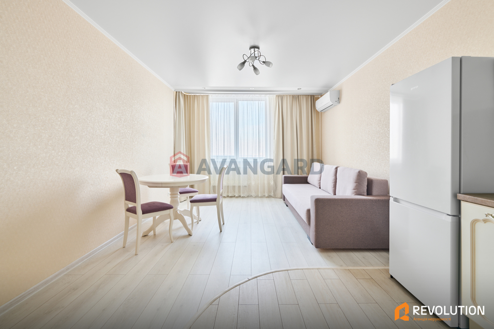 1 ��. ��������, 53/15/23 ��. �., 18/24 ������ ���� 6