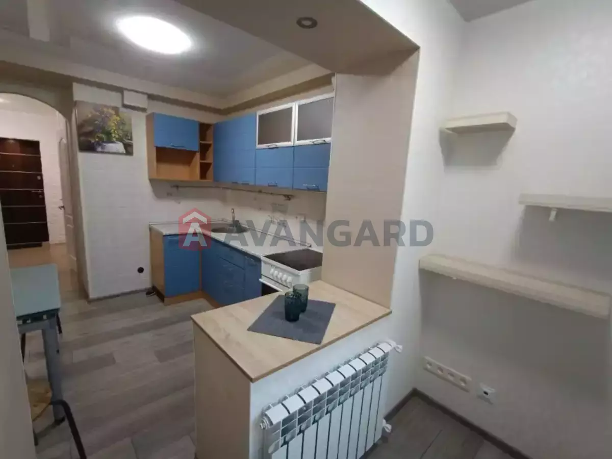 1 ��. ��������, 43/24/8 ��. �., 3/12 ������ ���� 8