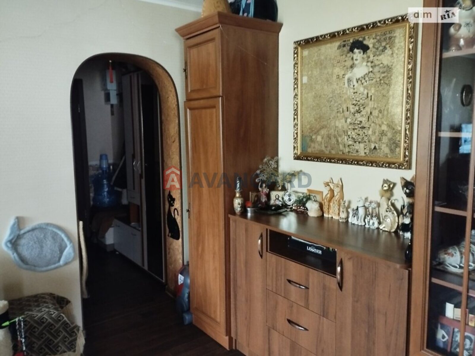 2 ��. ��������, 44/33/6 ��. �., 1/2 ������ ���� 4