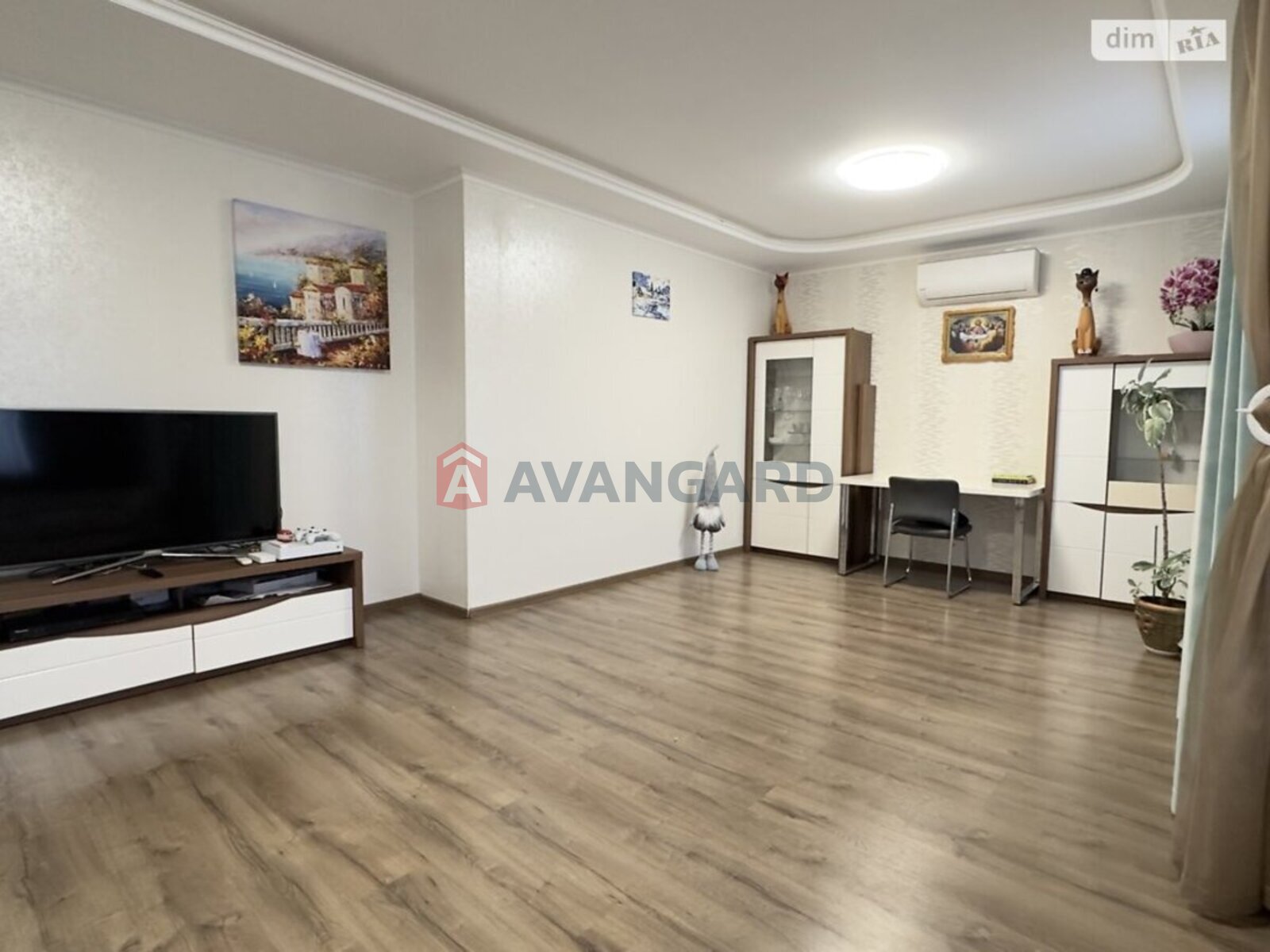 4 ��. ��������, 147/70/14 ��. �., 9/9 ������ ���� 18