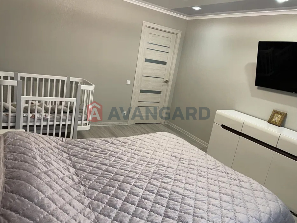 1 ����. ��������, 52/-/18 ��. �., 6/10 ���� ���� 9