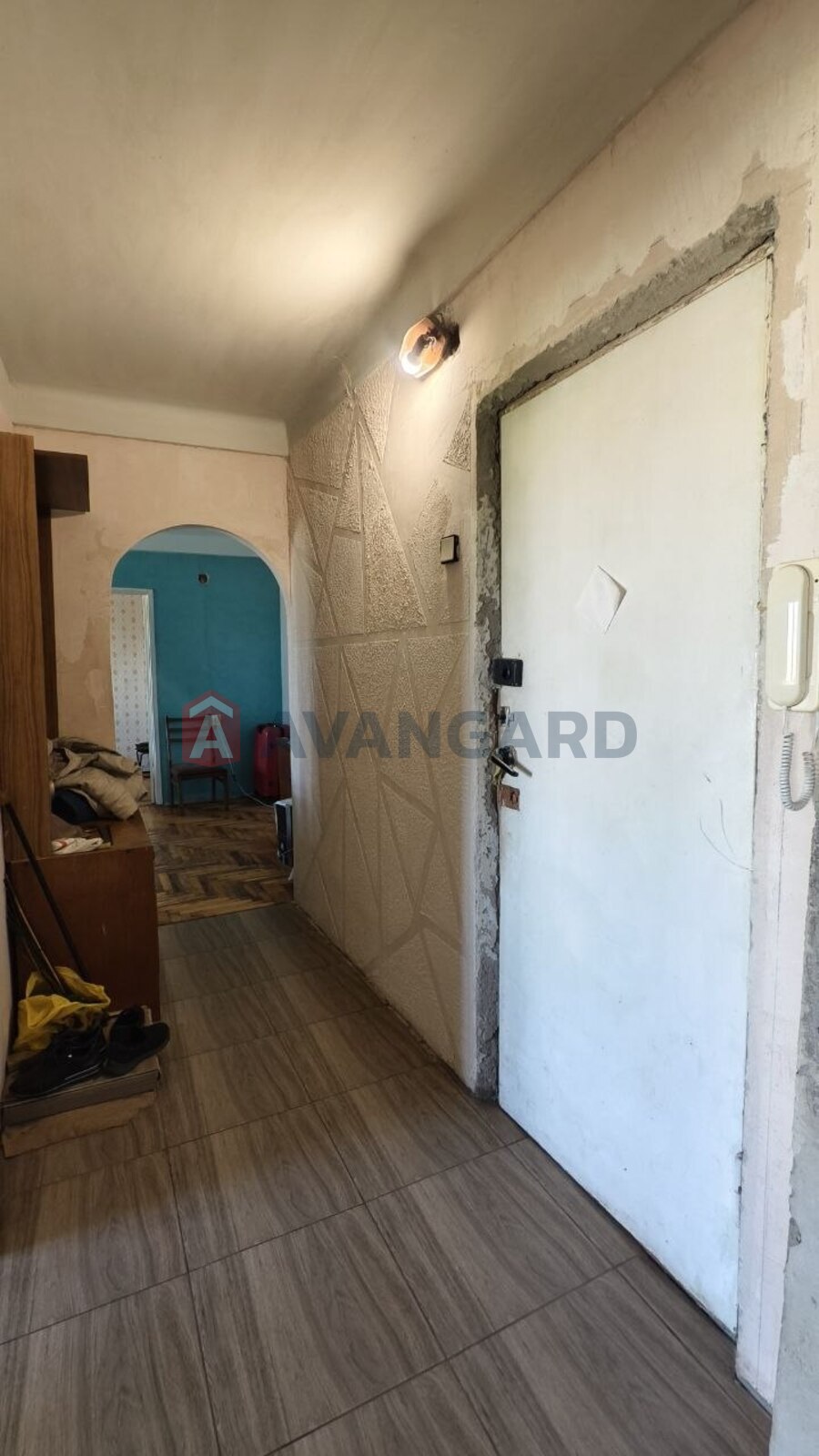 3 ����. ��������, 68/45/12 ��. �., 5/9 ���� ���� 11