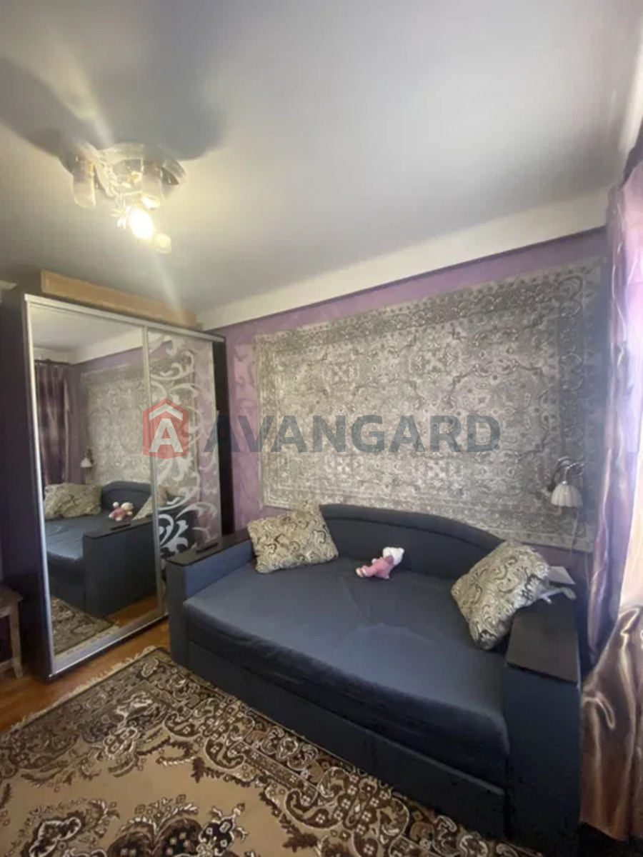 2 ����. ��������, 43/-/7 ��. �., 4/5 ���� ���� 8