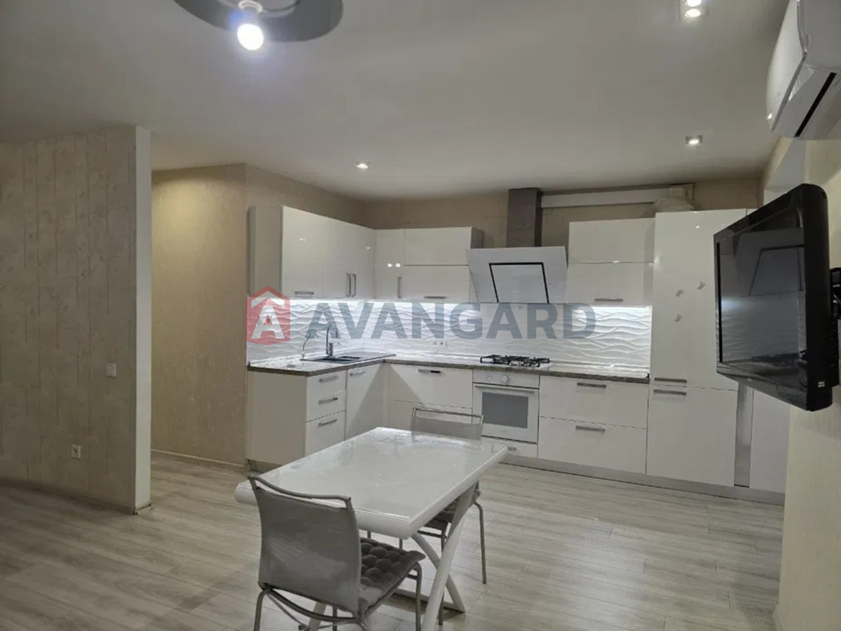 2 ��. ��������, 70/-/15 ��. �., 8/10 ������ ���� 1