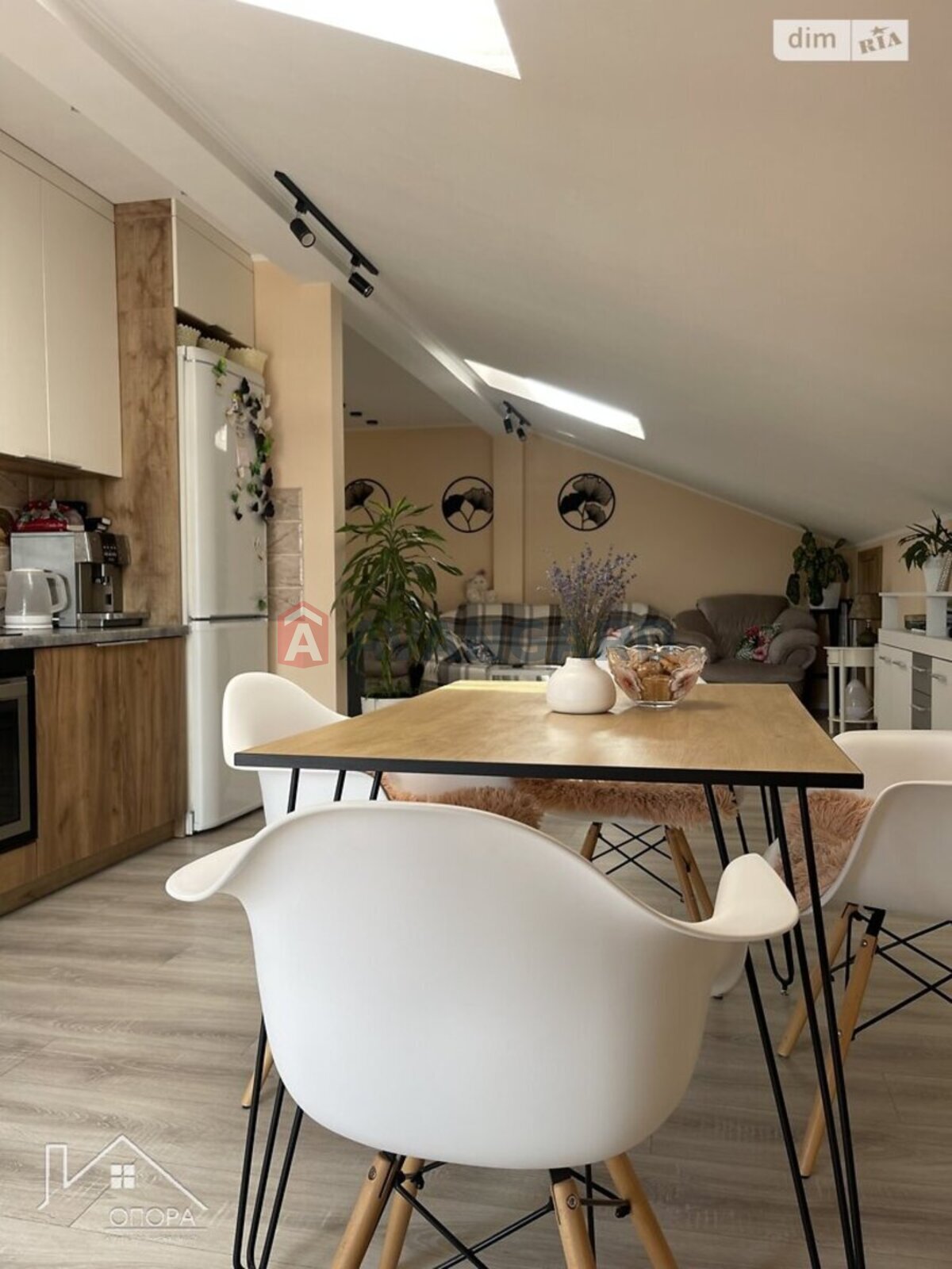 3 ��. ��������, 118/41/40 ��. �., 8/10 ������ ���� 2