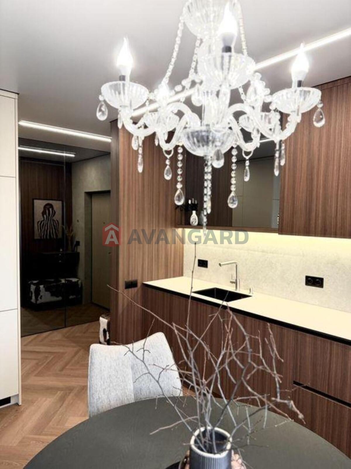 1 ��. ��������, 42/-/20 ��. �., 13/21 ������ ���� 9