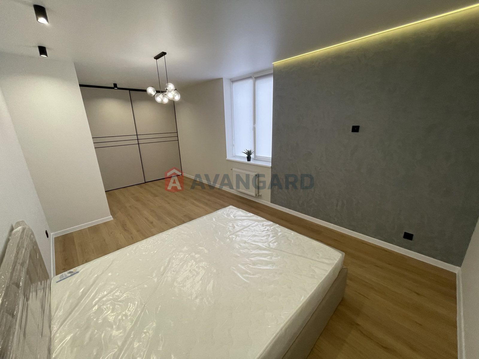 2 . , 80/-/12 . ., 8/17   12