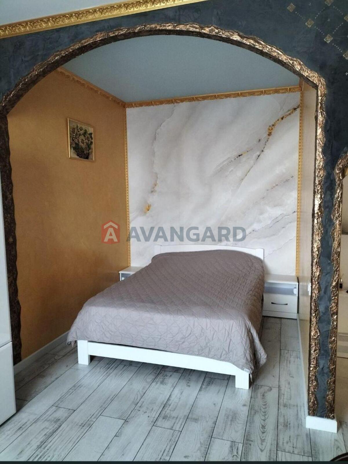 1 ��. ��������, -/-/- ��. �., 10/10 ������ ���� 5