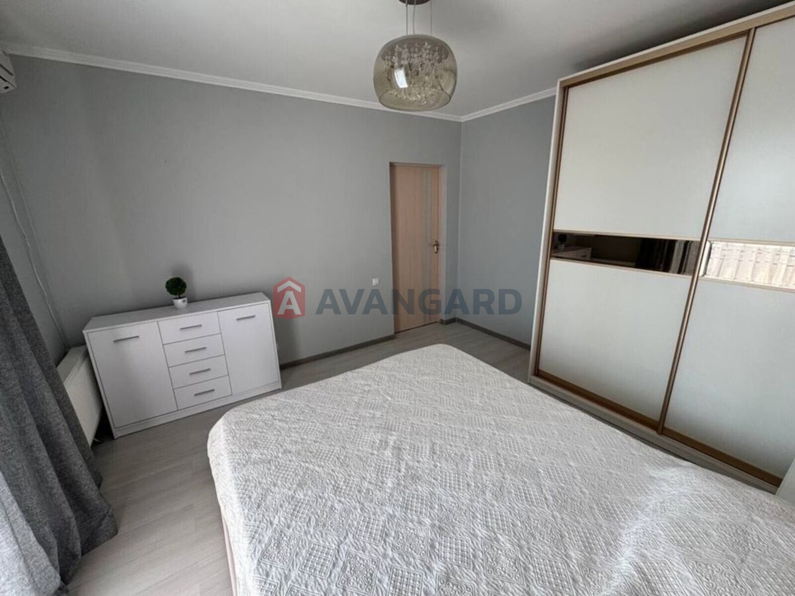 3 ��. ��������, 107/-/36 ��. �., 9/11 ������ ���� 14