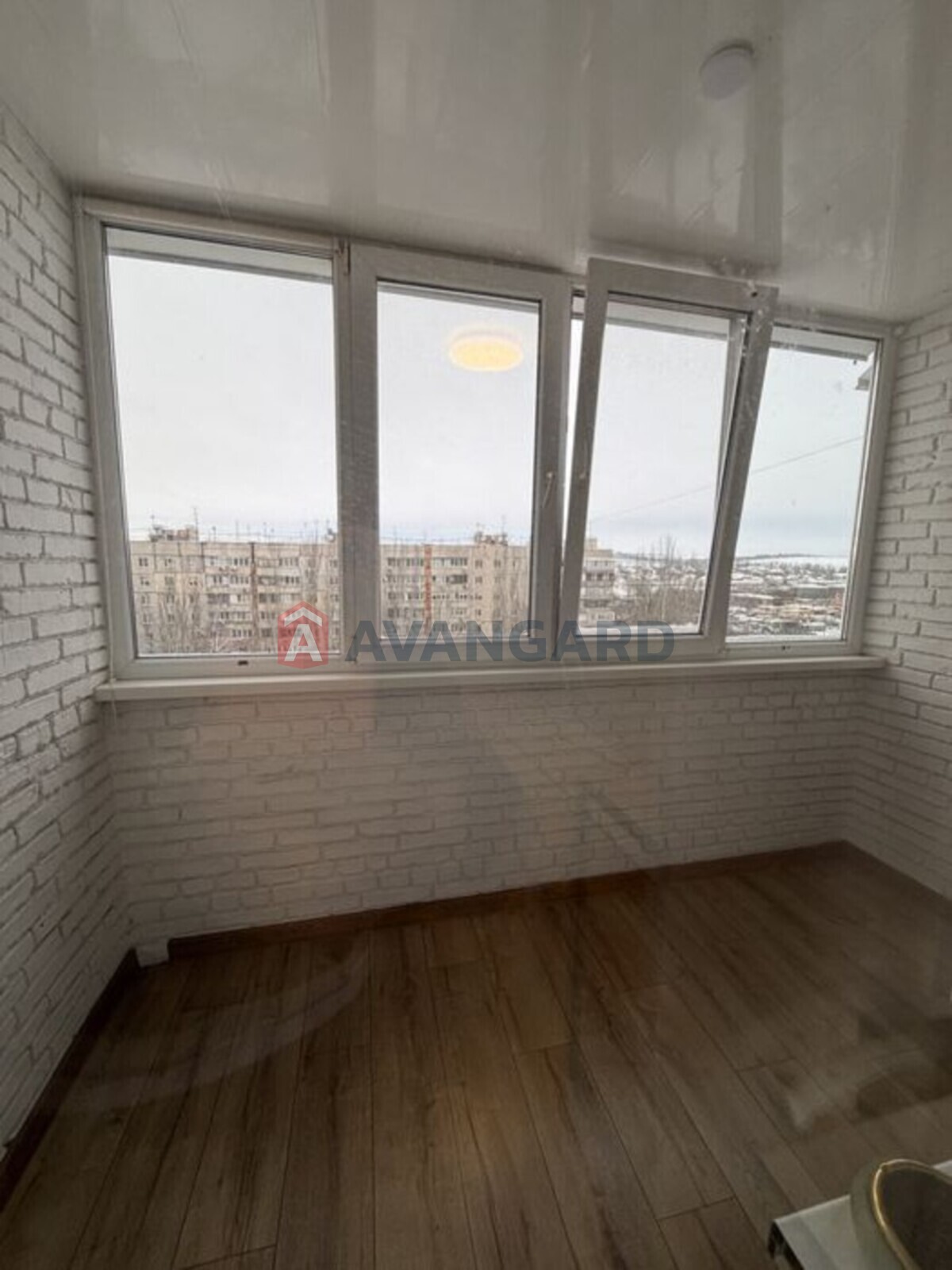 3 ����. ��������, 70/-/12 ��. �., 9/9 ���� ���� 7