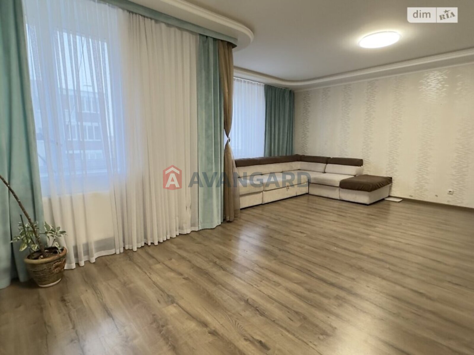 4 ��. ��������, 147/70/14 ��. �., 9/9 ������ ���� 16