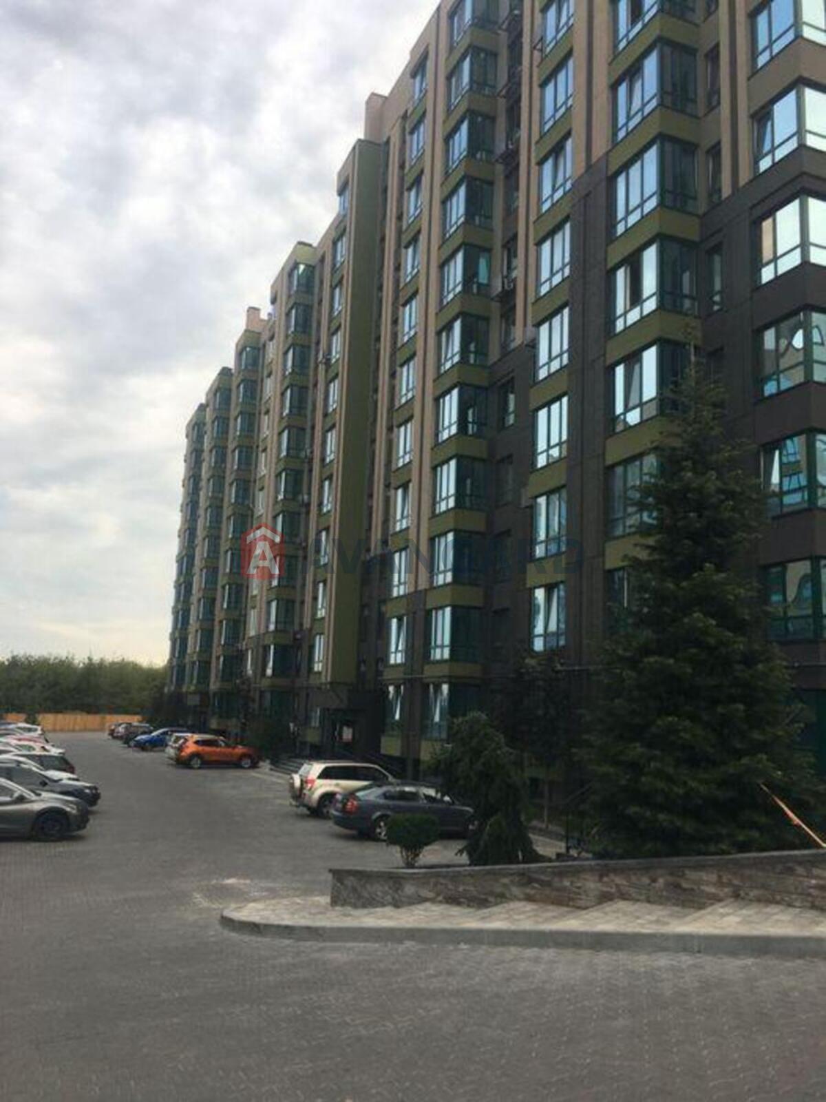 1 ��. ��������, 38/-/10 ��. �., 7/10 ������ ���� 2