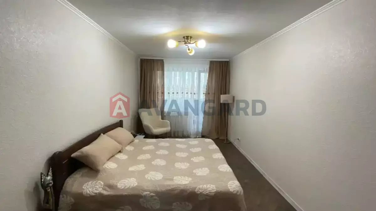 3 ��. ��������, 70/-/- ��. �., 7/9 ������ ���� 18