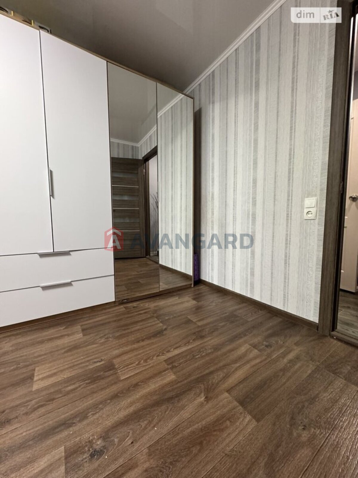 2 ��. ��������, 41/26/5 ��. �., 3/5 ������ ���� 14