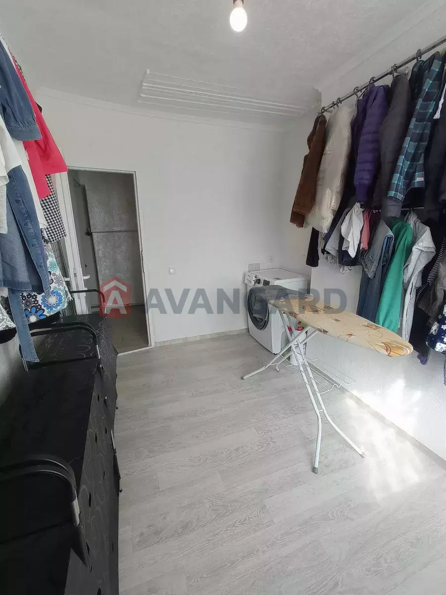 4 ��. ��������, 70/-/7 ��. �., 9/10 ������ ���� 12