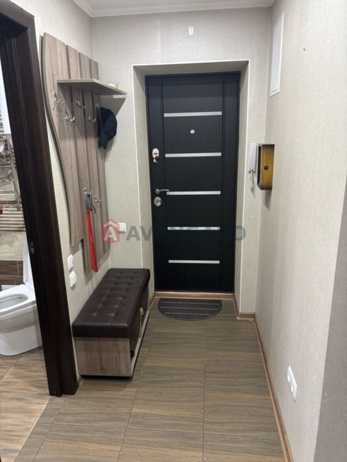 3 ��. ��������, 64/-/28 ��. �., 3/5 ������ ���� 8